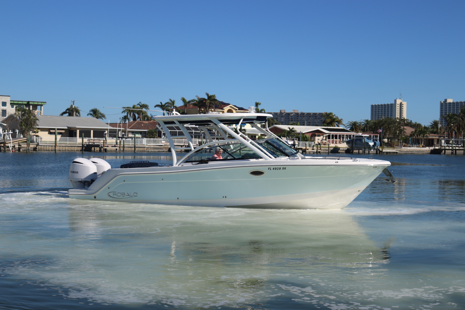 2019 31' Robalo R317